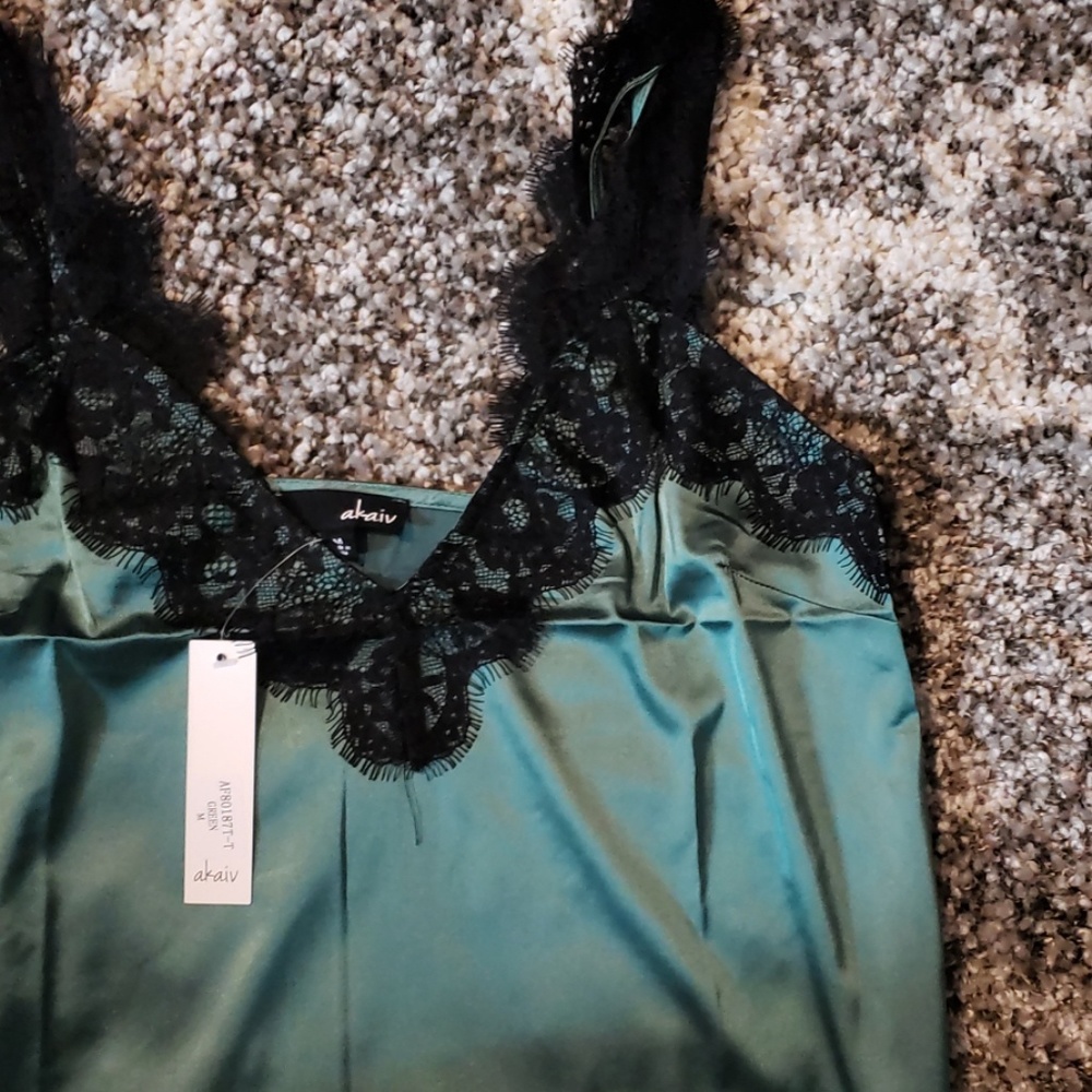 Lace silky soft cami - Picture 7 of 8